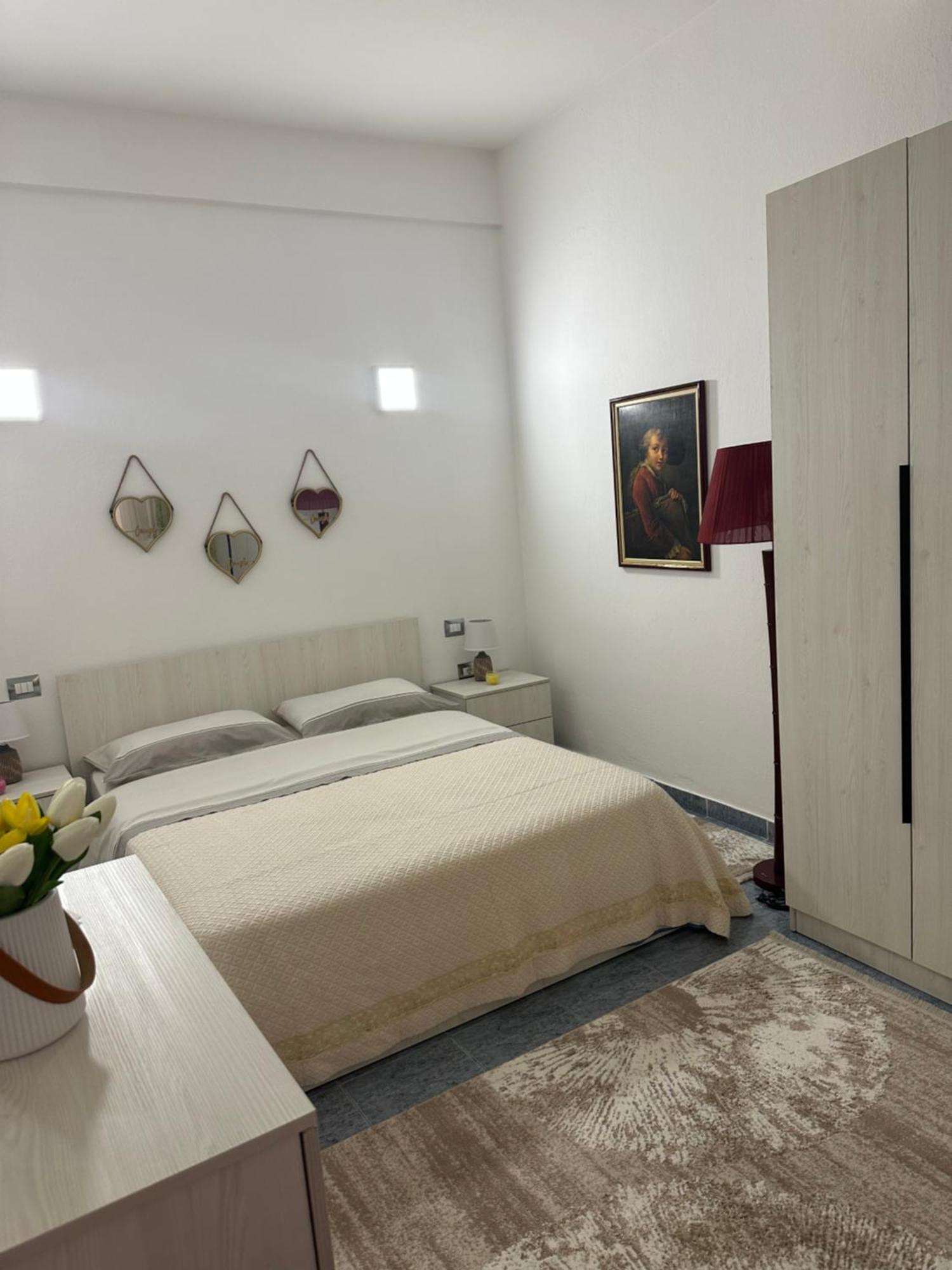 Apartment Near The Centre Of 티라나 외부 사진