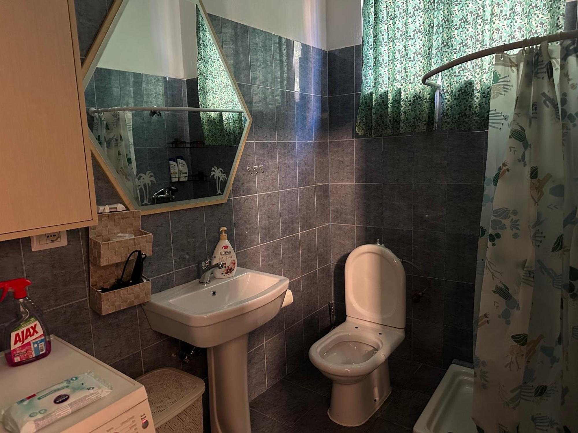 Apartment Near The Centre Of 티라나 외부 사진